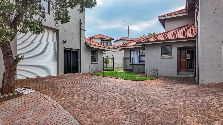 4 Bedroom Property for Sale in Boschdal North West